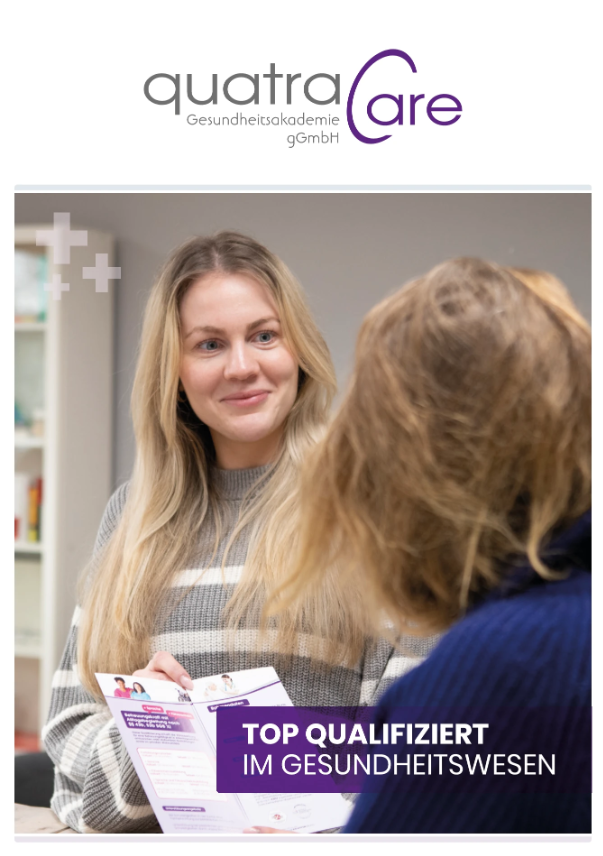 Decken Sie eine quatraCare-Broschüre ab
